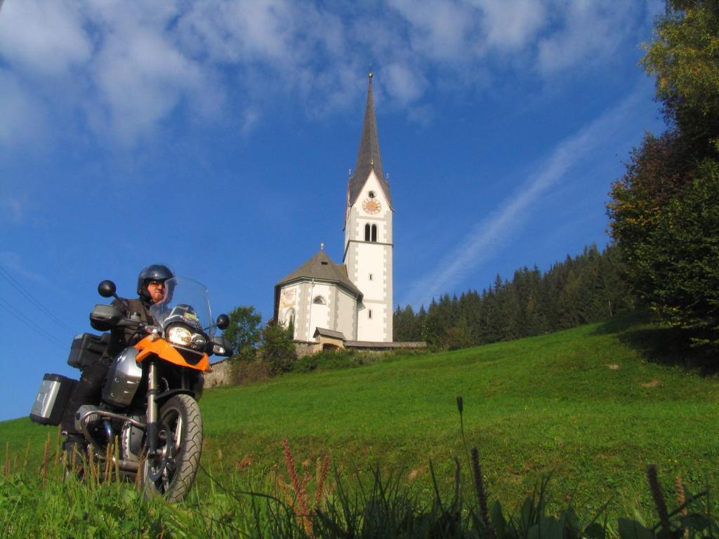 Hotel Kuchlerwirt Treffen Esterno foto